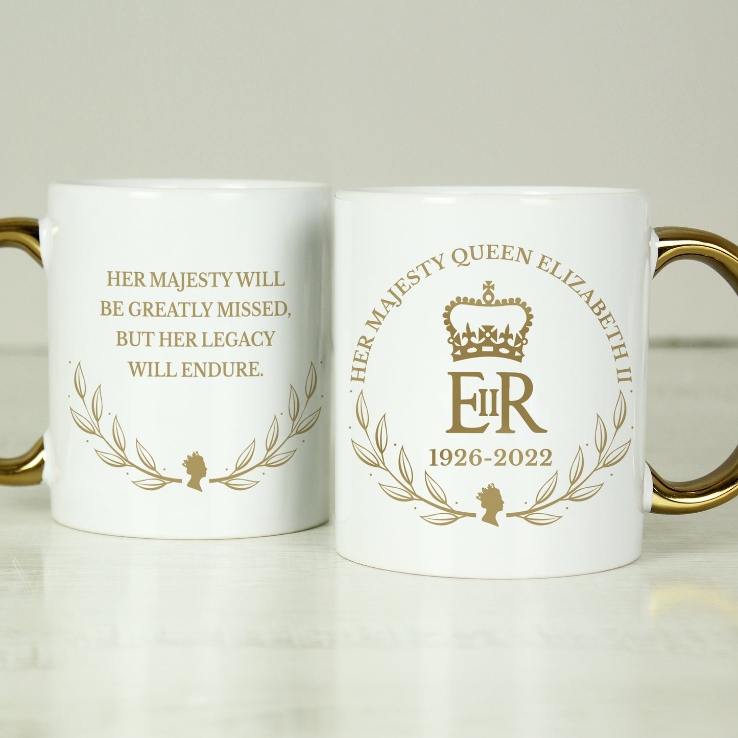 Personalised Queens Commemorative Wreath Gold Handle Mug